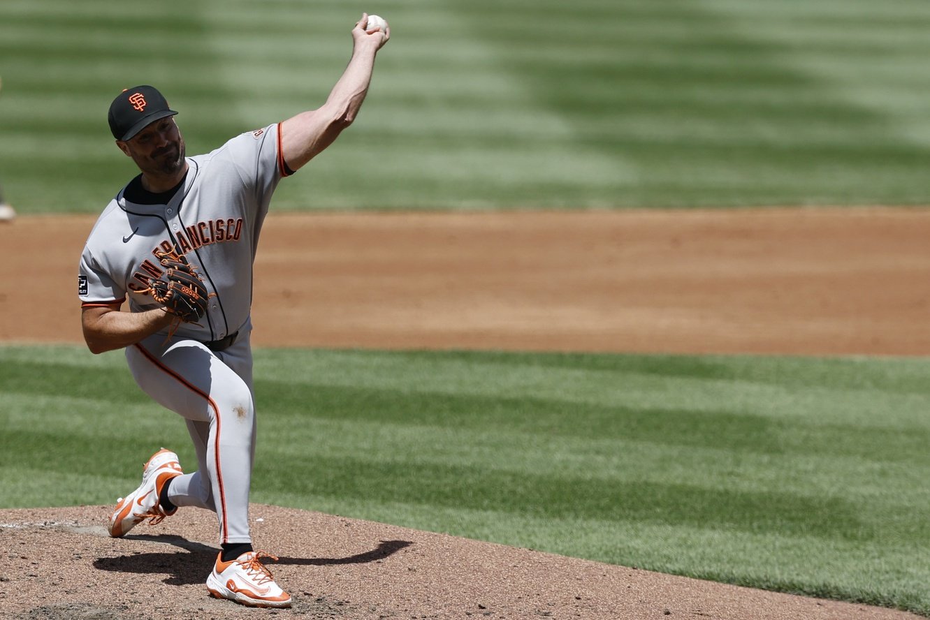 Robbie Ray is off to a hot start in his first year in a Giants uniform.