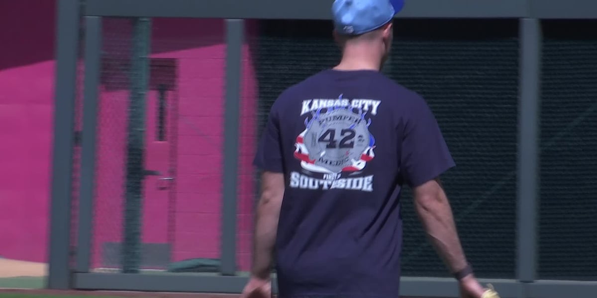 Royals honor fallen KCFD firefighter-paramedic Graham Hoffman with shirts during batting practice