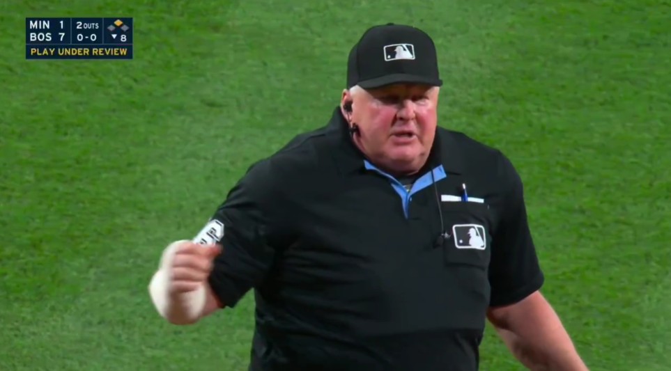 Hot mic catches umpire Bill Miller cursing after replay review