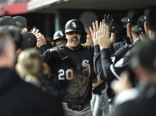 Vargas' 3-run homer in 10th sends White Sox to 5-1 win over Reds