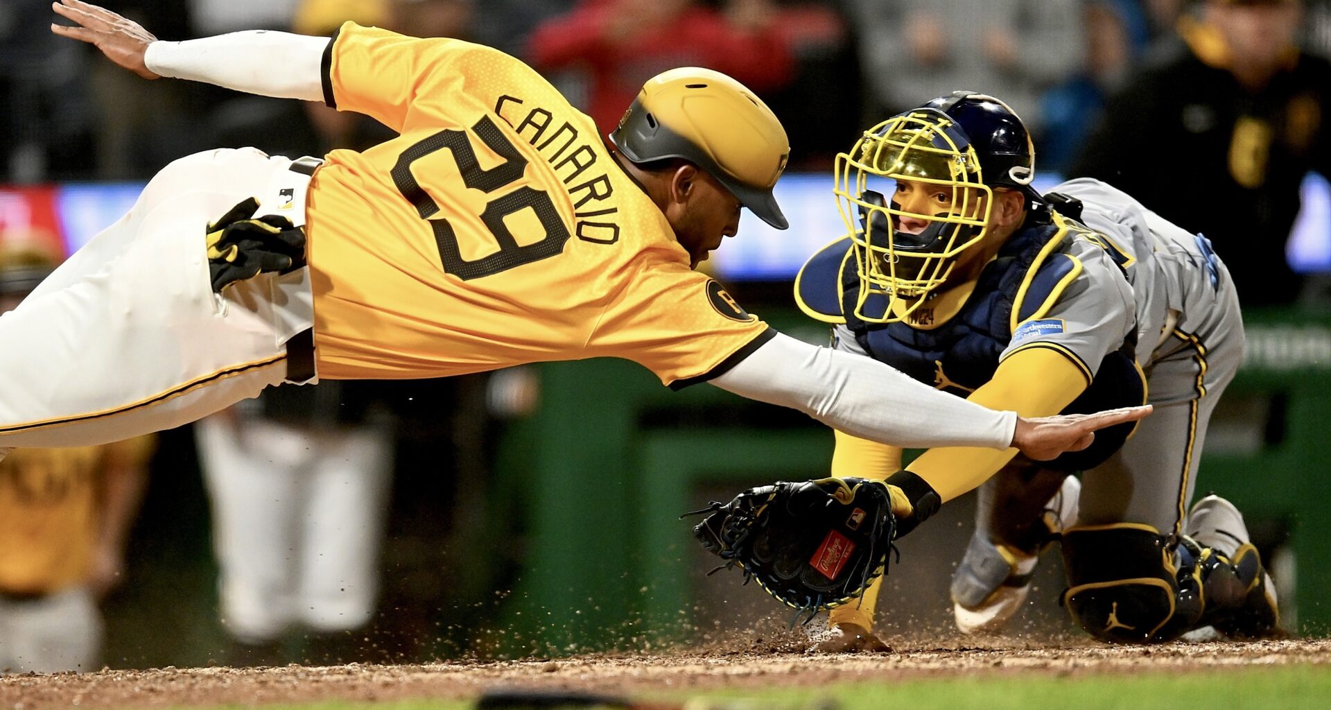 Wild pitch in 10th ends it