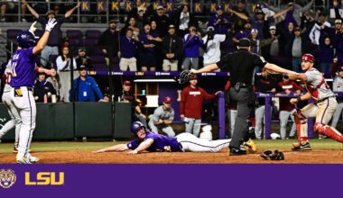 Tigers Walk Off Series Opener Against Arkansas, 5-4 – LSU