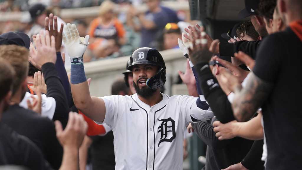 Gleyber Torres homers, drives in 3 runs as Tigers rout Sox 14-2