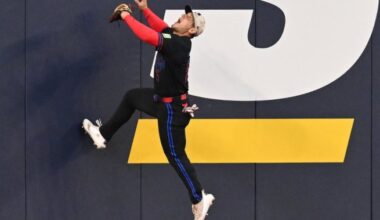 Santander stays on Blue Jays bench in close game