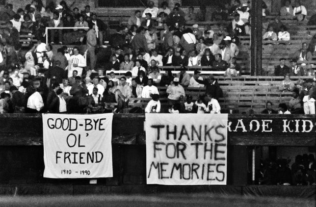 White Sox fans put their emotions on display during the last game at the old Comiskey Park on Sept. 30, 1990. (Ed Wagner/ Chicago Tribune)