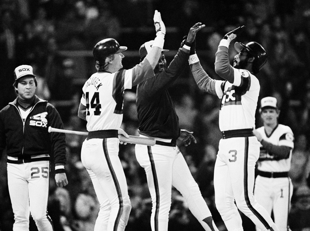 Chicago White Sox and Milwaukee Brewers start 8-hour game at Comiskey Park