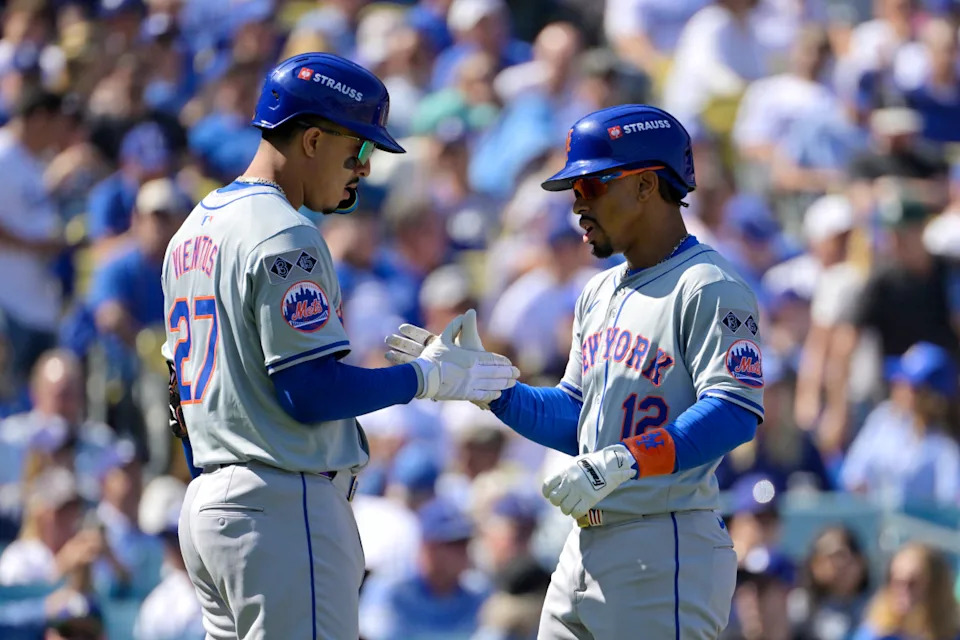 New York Mets shortstop Francisco Lindor (12) and third baseman Mark Vientos (27)© Jayne Kamin-Oncea-Imagn Images