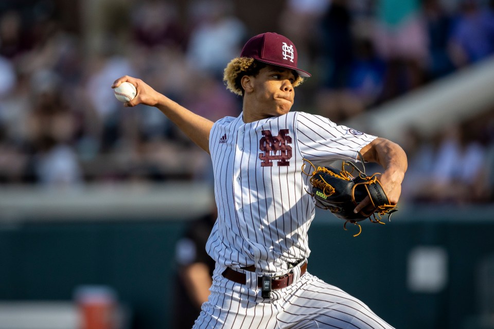 Mississippi State baseball pitcher Jurrangelo Cijntje pitching.
