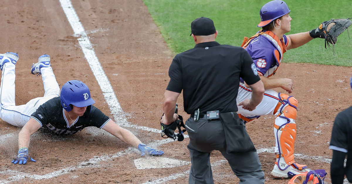 Duke pounces on Tigers' error, Clemson pitching for 10-run inning to even series