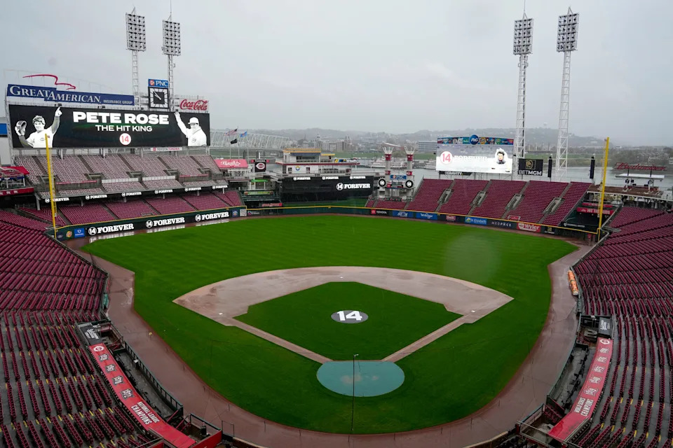 The Cincinnati Reds hosted a daylong visitation at Great American Ball Park in November.