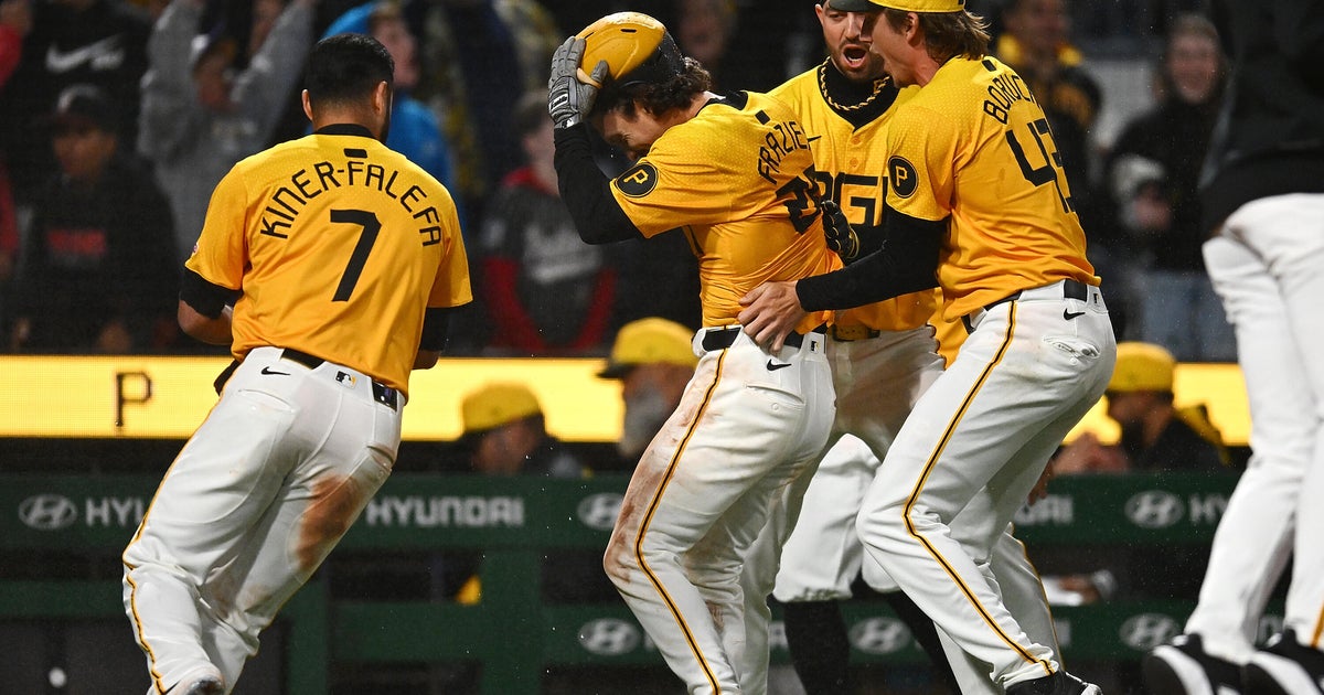Frazier scores on wild pitch in the bottom of the 10th to lift the Pirates past the Brewers