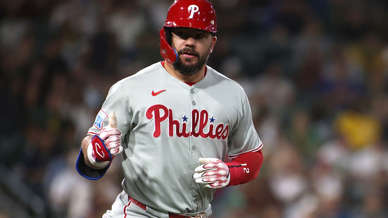 Schwarber hits 18th homer, go-ahead double as Phillies win 9th in row