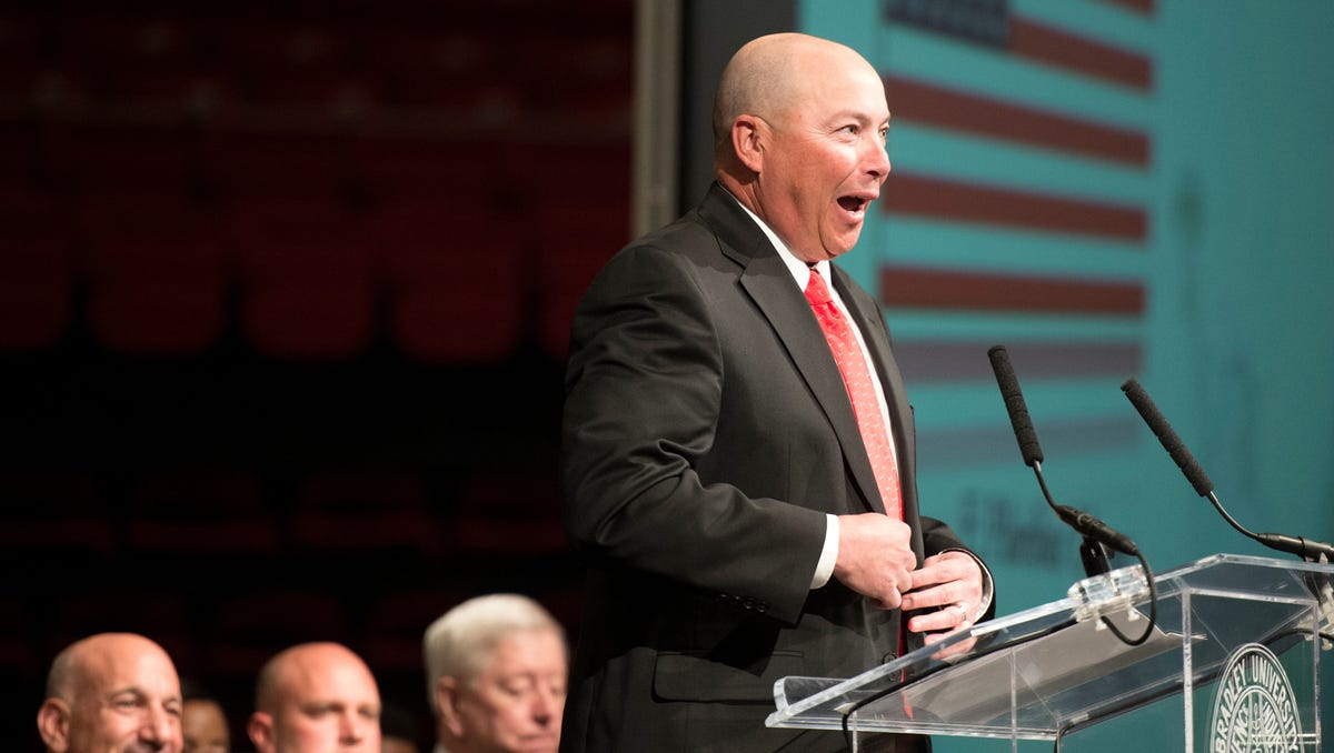 Bradley coach Elvis Dominguez retires