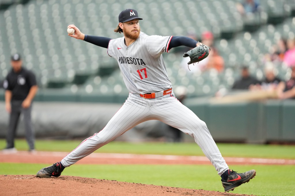 Stitches is all in on Bailey Ober tonight for Minnesota. 