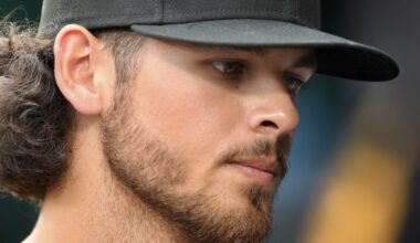 Pirates' Jared Jones to meet with doctor Tuesday