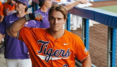 Clemson bats stay hot as Tigers sweep Pitt