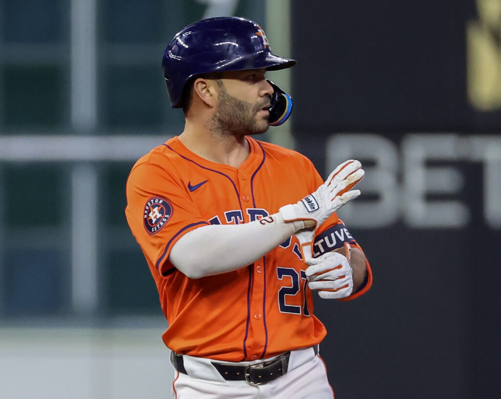 Jose Altuve Exits Due To Hamstring Tightness