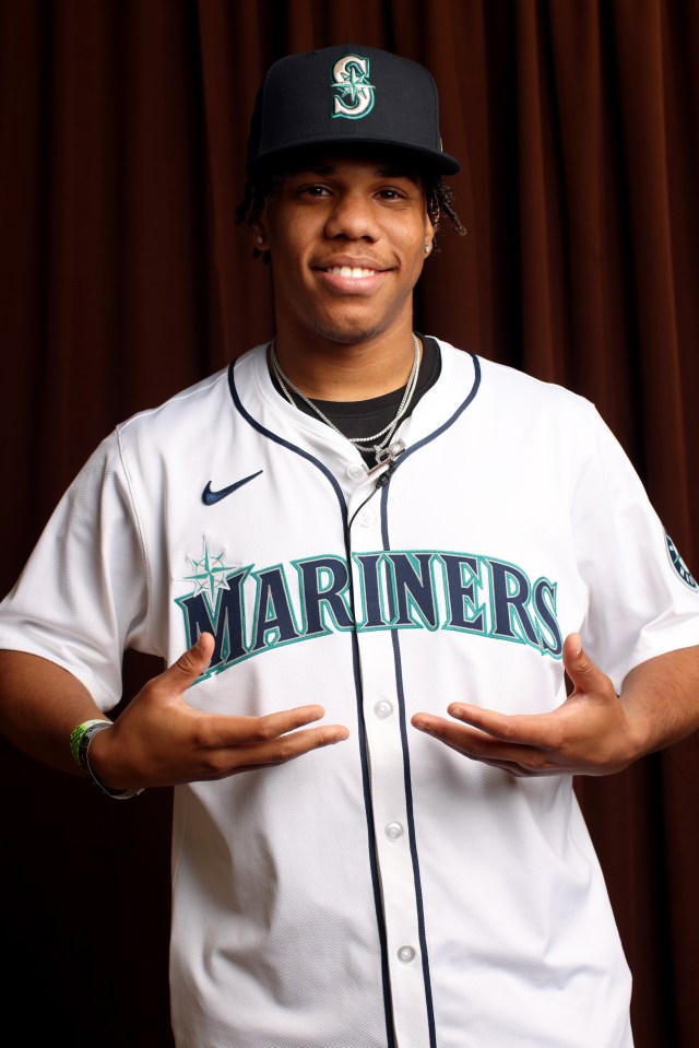 Portrait of Jurrangelo Cijntje in a Seattle Mariners jersey.