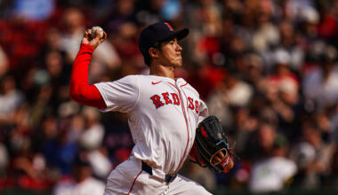 Naoyuki Uwasawa Signs With NPB's SoftBank Hawks