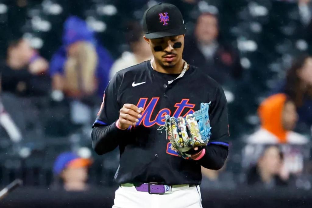 Mark Vientos' holey mitt nearly proves costly for Mets