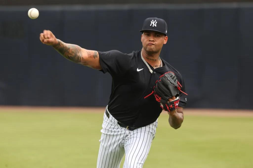 Yankees' Luis Gil back on mound for first time since suffering lat strain