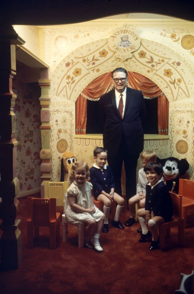 Roy Hofheinz with his grandchildren in a private room at the Astrodome.