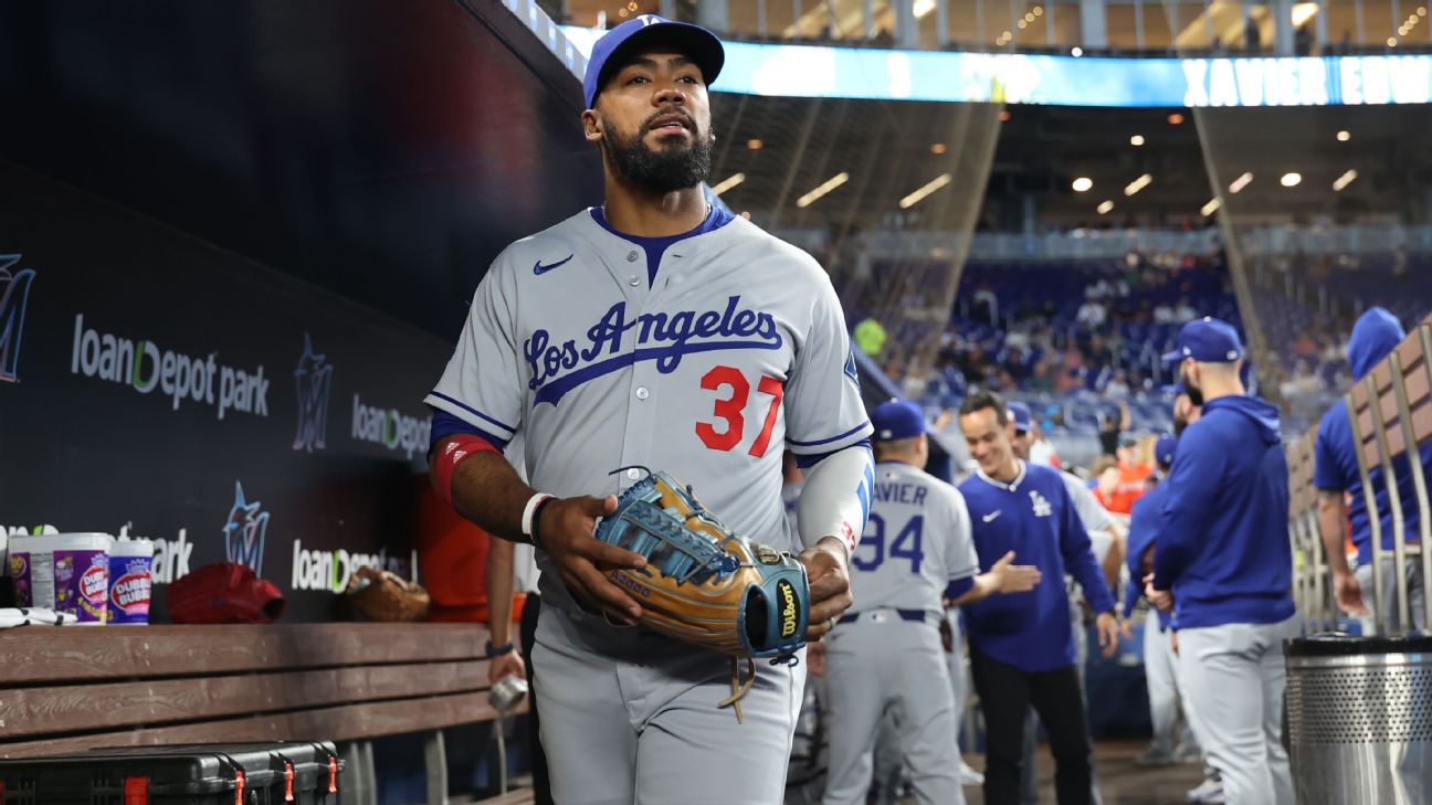 Dodgers OF Teoscar Hernandez to IL, will be out 'for a while'