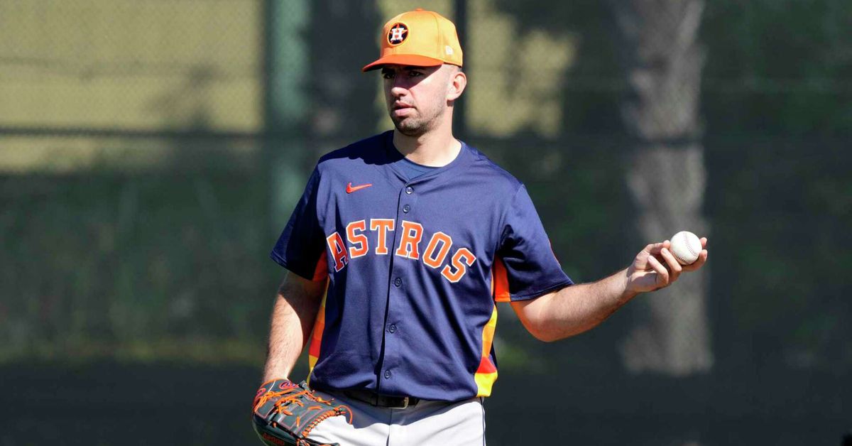 Astros come back in Gordon’s debut to win 4-3 and tie season series