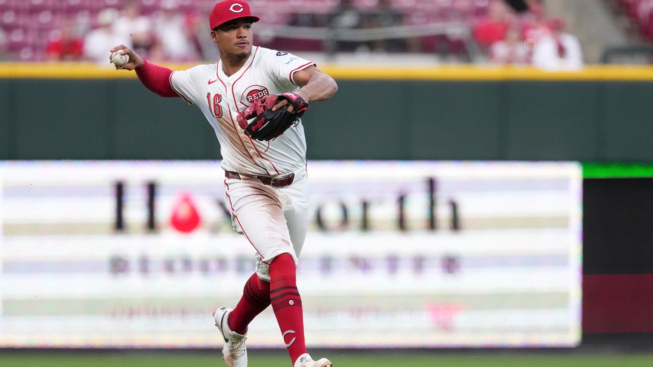 Cincinnati Reds' Noelvi Marte throws to first base for an out in the sixth inning of a baseball game against the St. Louis Cardinals. Monday, April 28, 2025, in Cincinnati. (AP Photo/Kareem Elgazzar)
