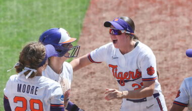 Tigers "squeeze" out a tight win over Northwestern to advance