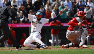 Seattle Mariners beat Angels, win 7th straight series