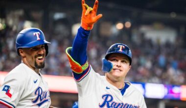 Joc Pederson hits 2-run homer in the Rangers' 5-1 victory over the Astros