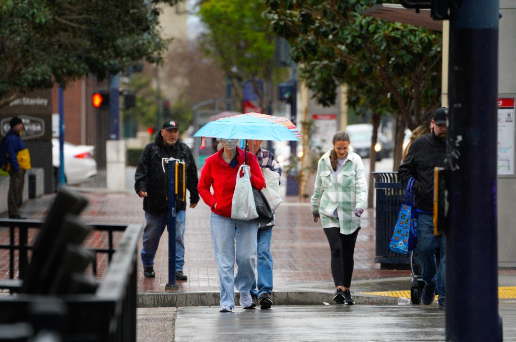 Cool, drizzly weather possible during Padres night game on Saturday – San Diego Union-Tribune