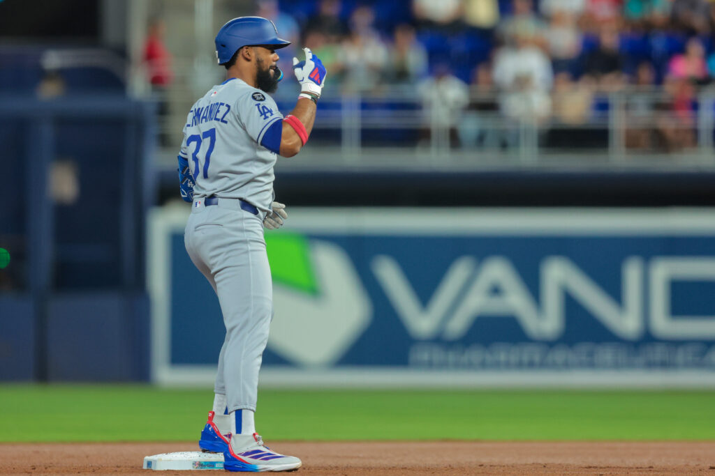 Dodgers To Place Teoscar Hernandez On Injured List