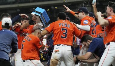 Astros walk off the Royals with blast in the 9th inning