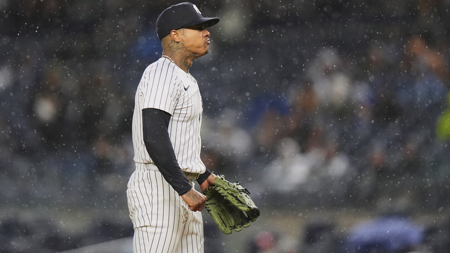 Yankees pitcher Marcus Stroman has a setback in his rehab from a left knee injury