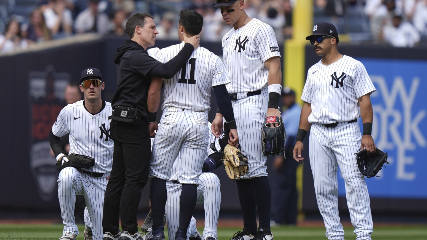 Yankees shortstop Anthony Volpe hurts shoulder, X-rays negative but could have more tests