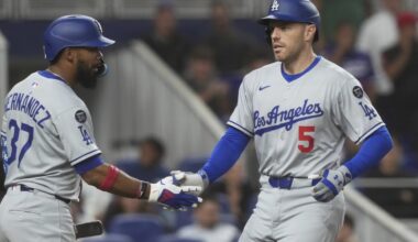 Dodgers' Teoscar Hernández will have MRI on Tuesday after leaving vs. Marlins with tight hamstring