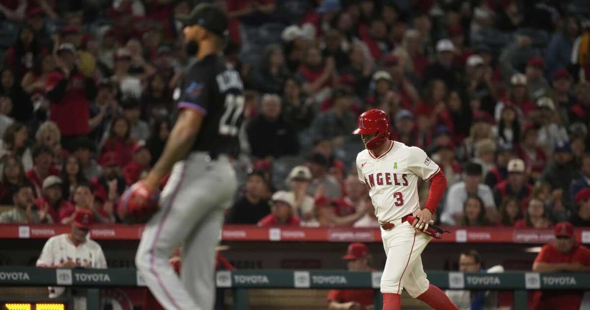 Angels move back to .500, beating Marlins for 8th straight win