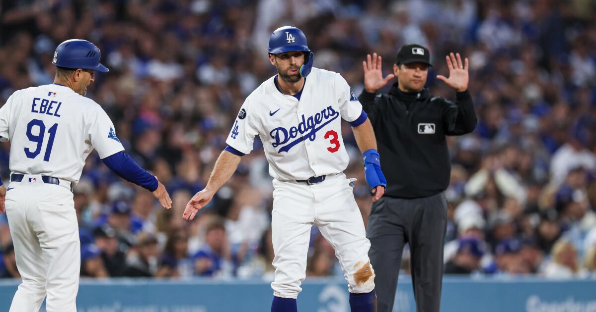 Dodgers release Chris Taylor, parting ways with another veteran