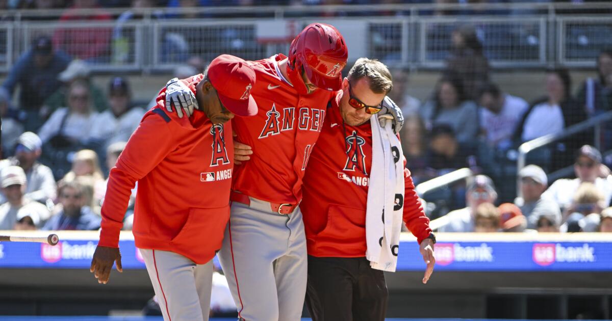 Nolan Schanuel leaves with injury in Angels' loss to Twins