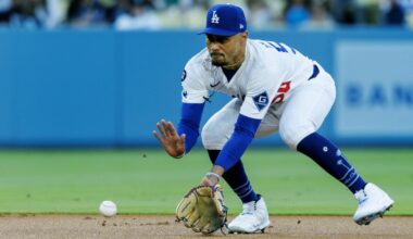 Dodgers' Mookie Betts fractures his toe, won't start vs. Yankees