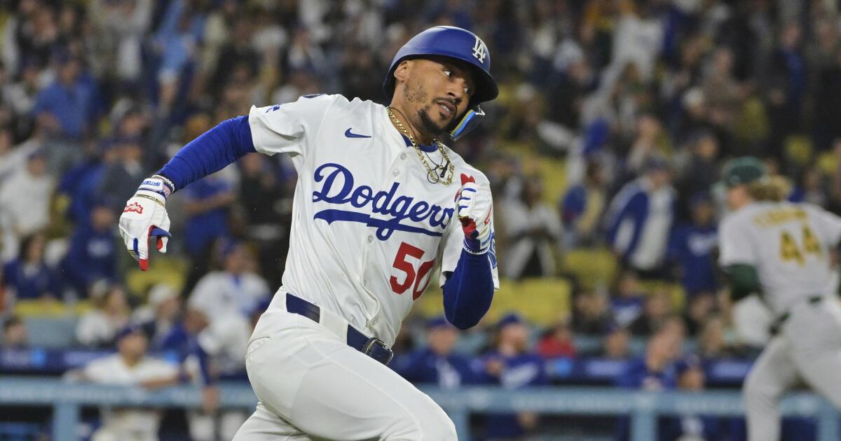 Mookie Betts and Max Muncy help power Dodgers past Athletics