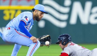 Rangers deal Ornelas to Braves