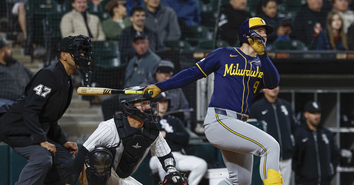 Eighth-inning rally leads to Brewer victory over White Sox