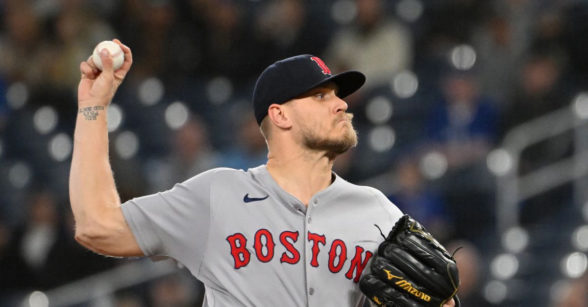 Red Sox 2, Blue Jays 4: Late lead lost again