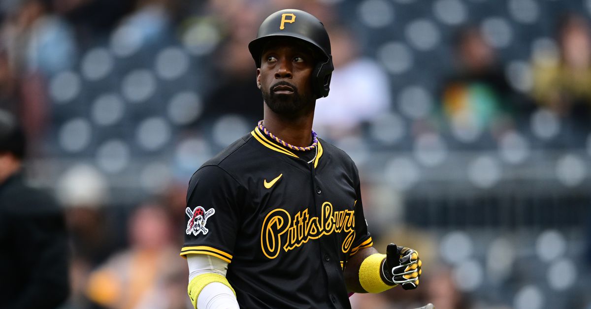 VOTE: Should Andrew McCutchen return to Pirates in 2026?