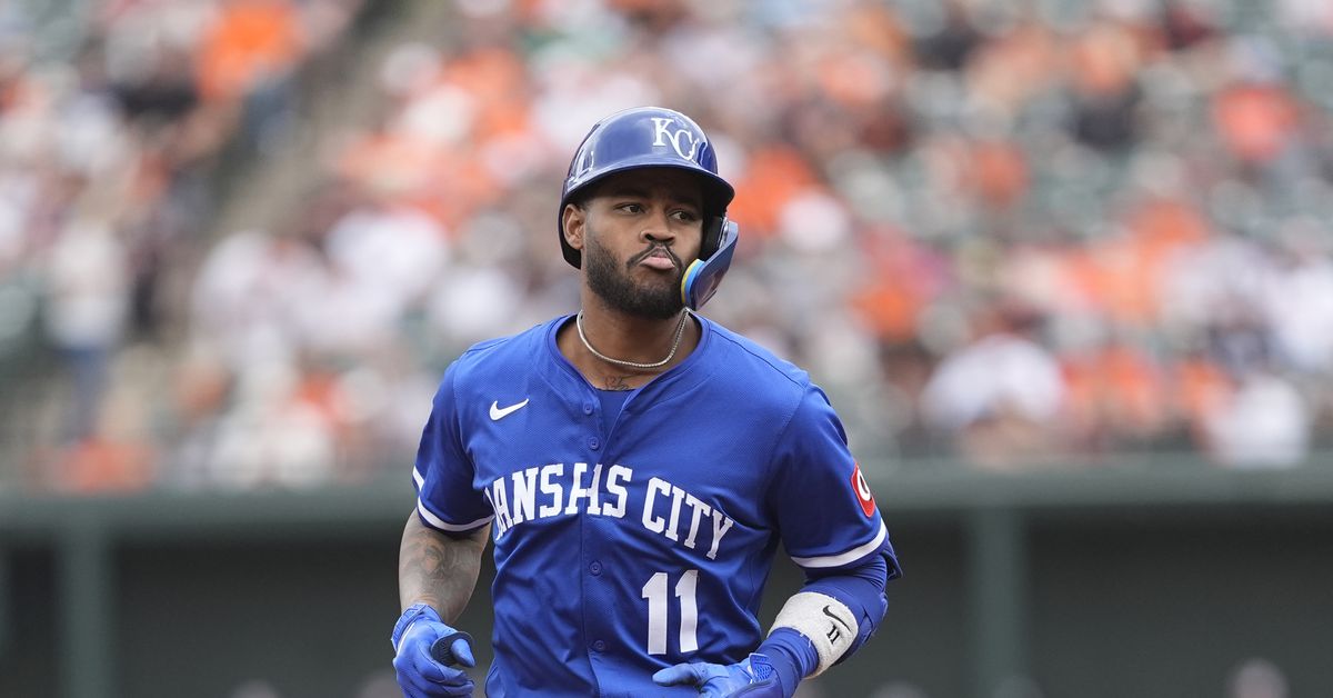 Royals mash their way to history in slugfest 11-6 win over Baltimore
