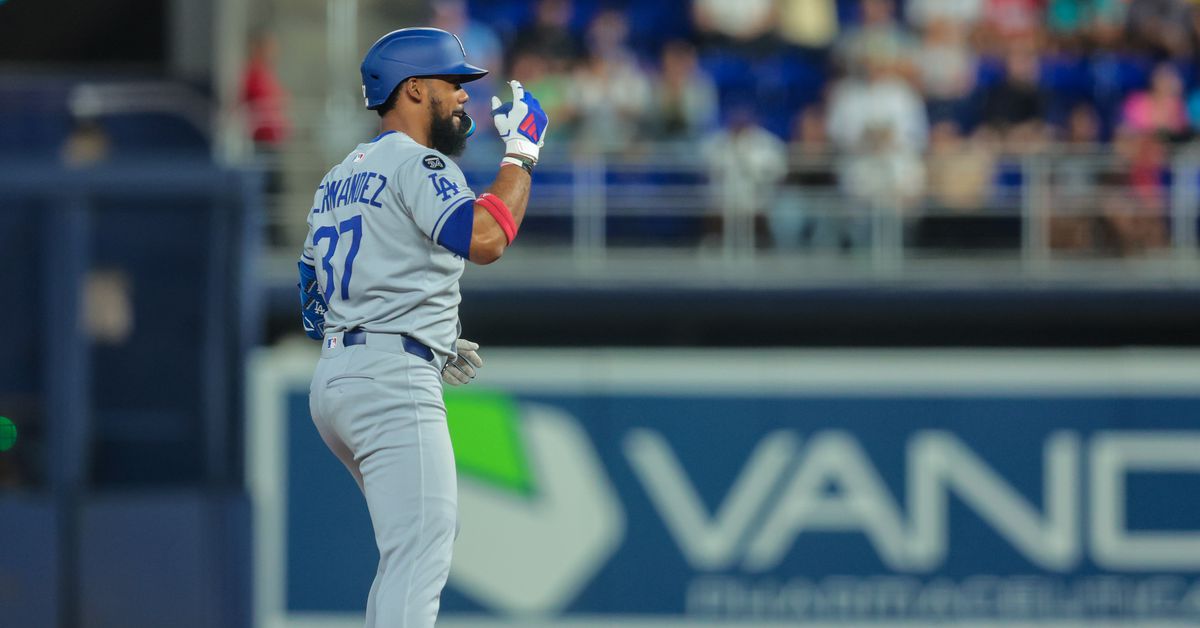 Teoscar Hernández injury: Dodgers OF leaves w/left hamstring tightness