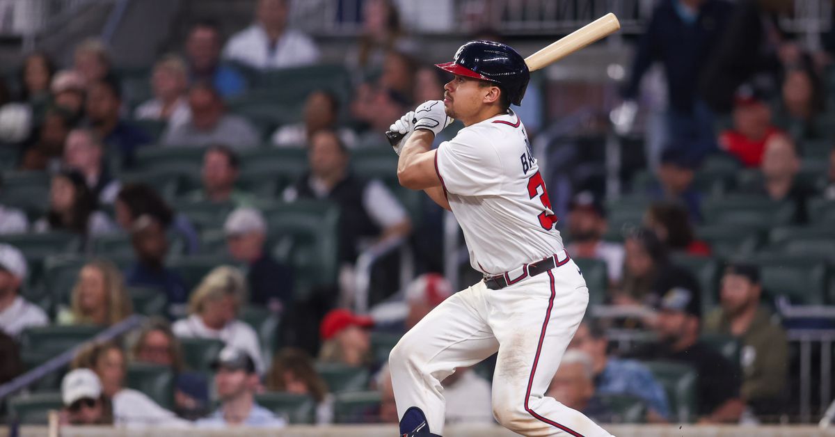 Drake Baldwin delivers walk-off hit in wacky Braves win over Reds in 11 innings